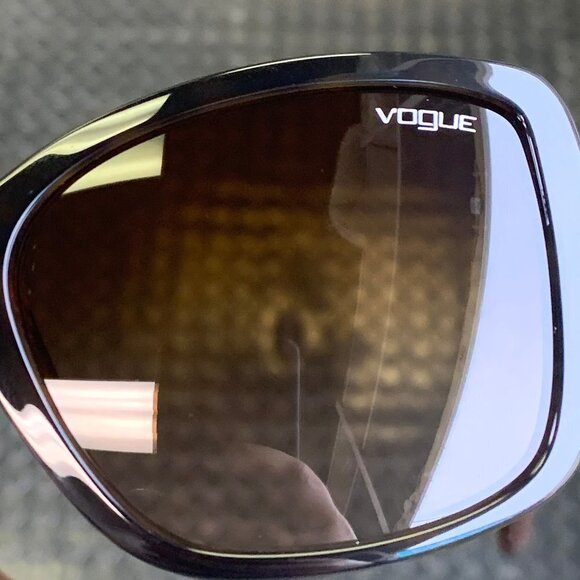 🕶️Vogue VO2832-S-B Sunglasses /PS311🕶️ - Picture 6 of 8